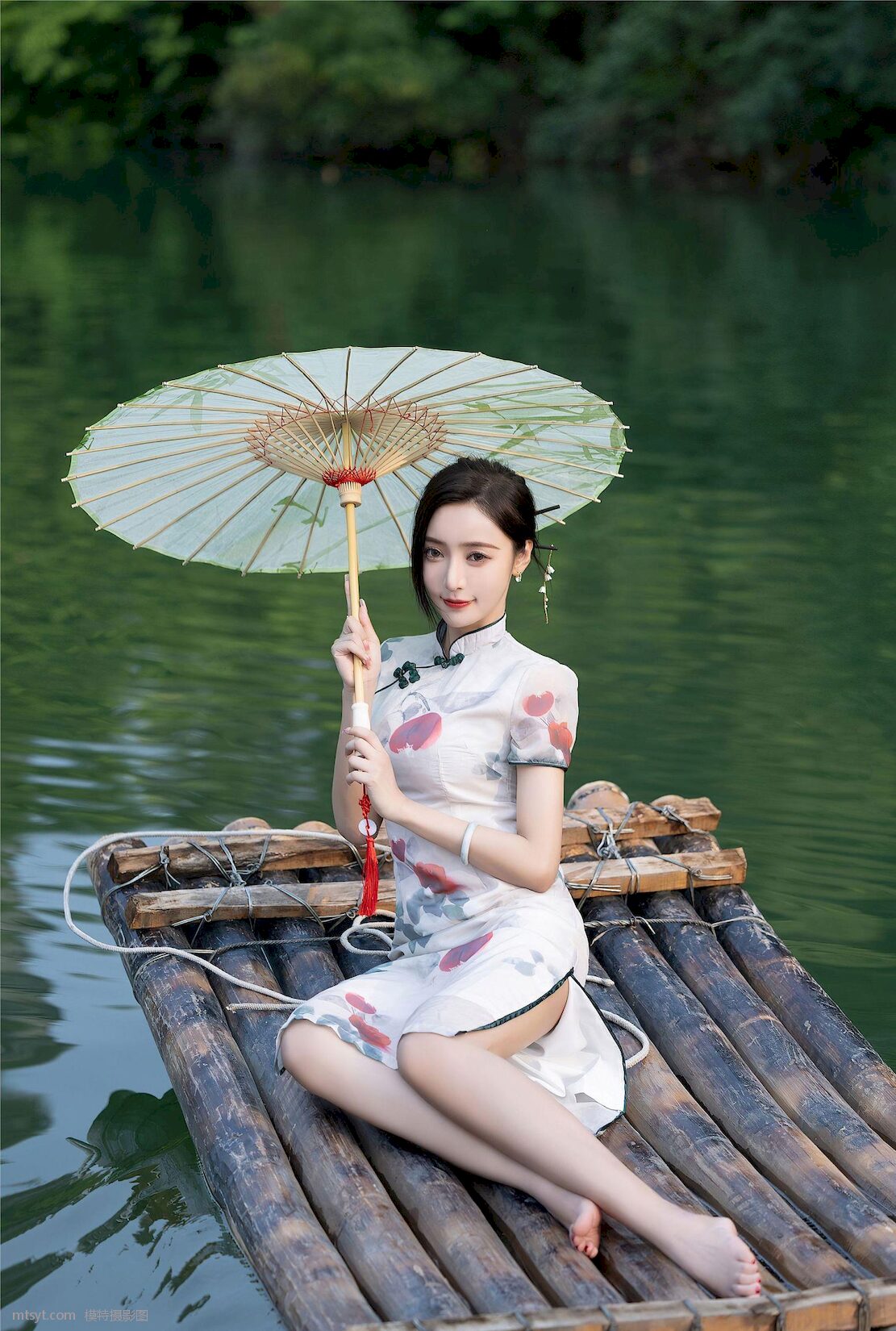 ȻӰ ܰ ģ VOL.872   [XIAOYUӰ]  ¶ɫ˿±͸˿ P.5