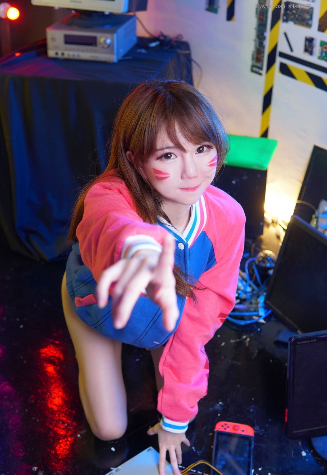  Sally Dorasnow ͼ [10P 103MB] ͼ Girl DVA Gamer P.1 